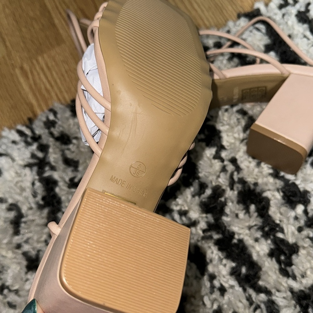 Heels - Picture 2 of 3